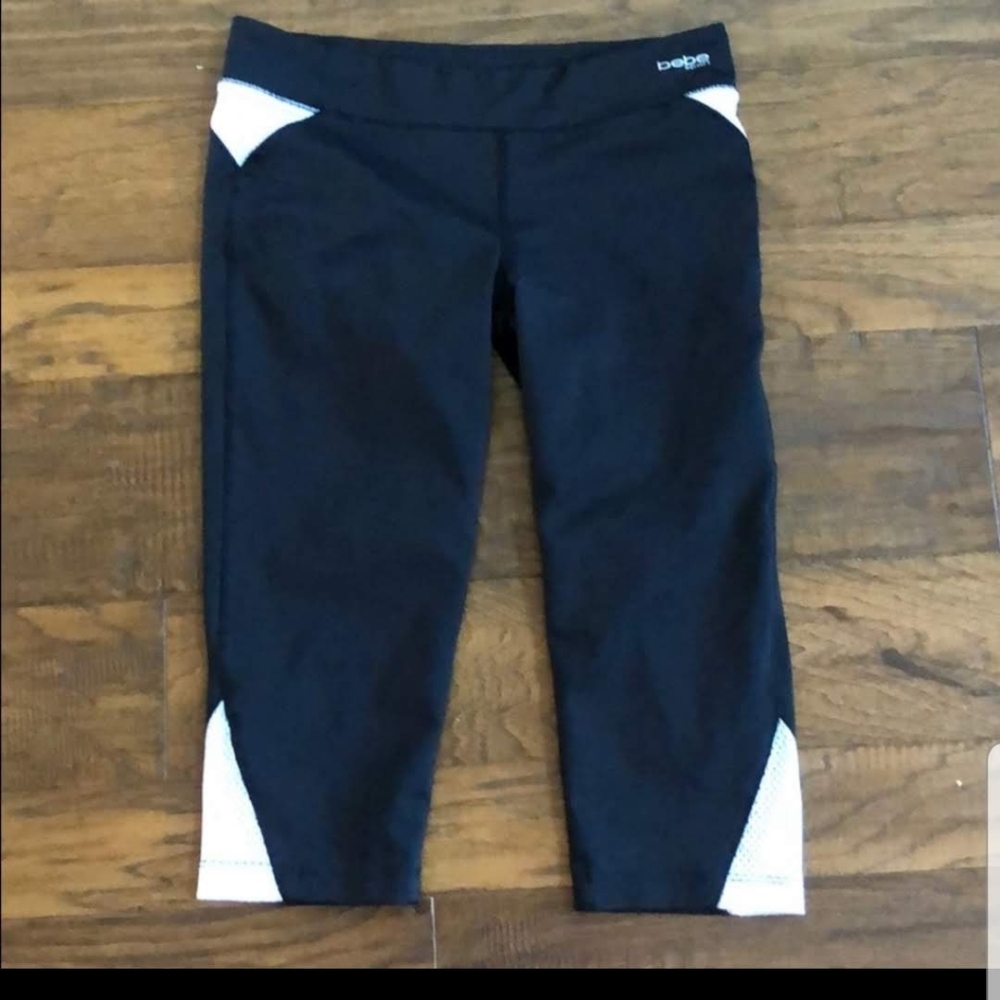 👖Bebe Capri Shorts